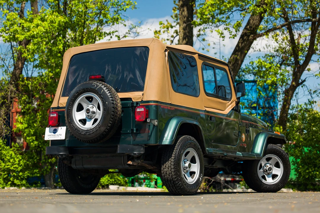 1994 Jeep YJ Wrangler - Image 19 of 31