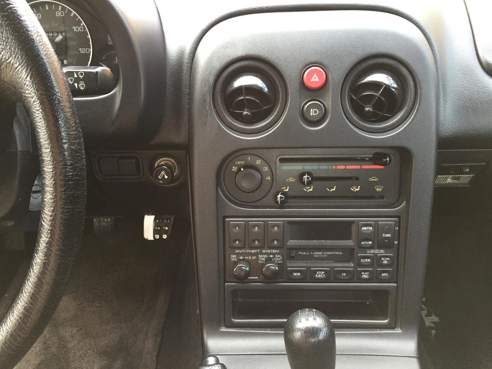 1994 Mazda NA MX-5 Miata - Image 20 of 31