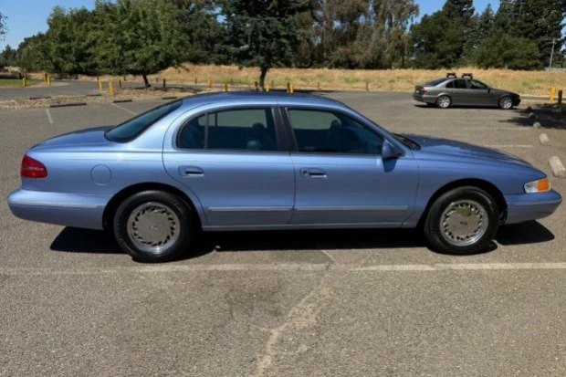 1995 Lincoln Continental 9th Gen - Image 3 of 7