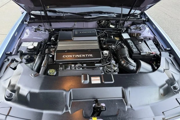 1995 Lincoln Continental 9th Gen - Image 6 of 7
