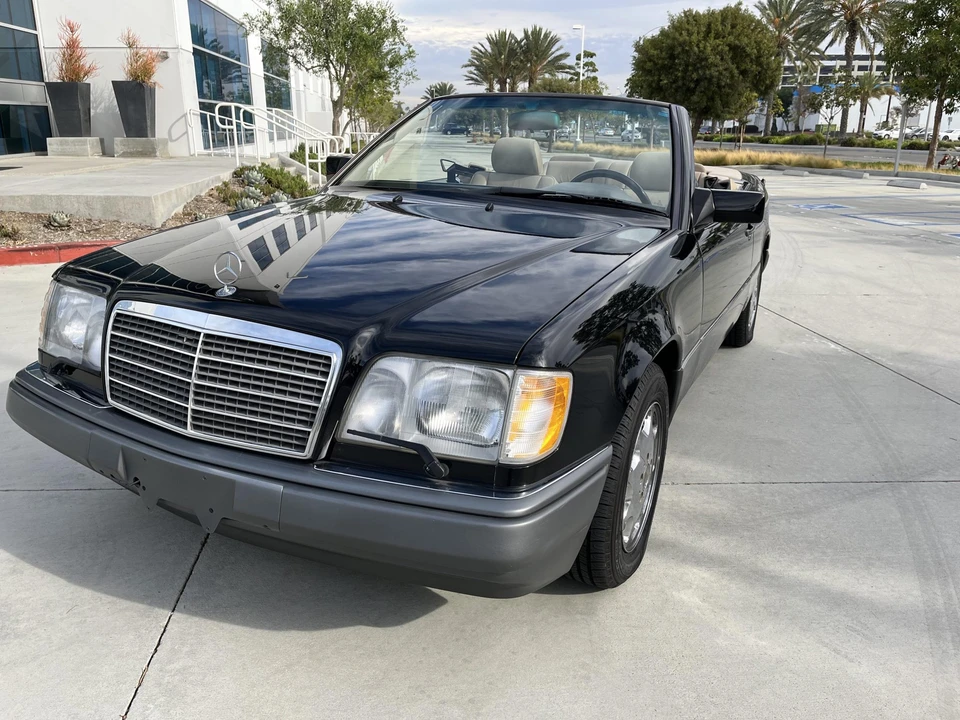 1995 Mercedes-Benz W124 E-Class - Image 2 of 31