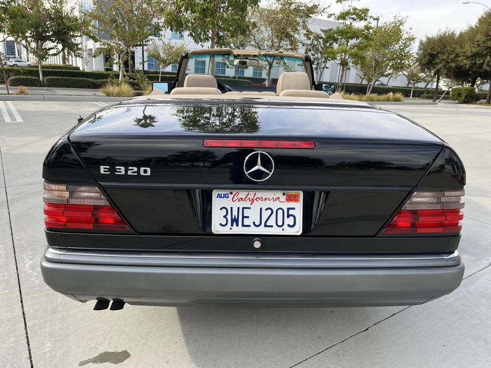 1995 Mercedes-Benz W124 E-Class - Image 11 of 31