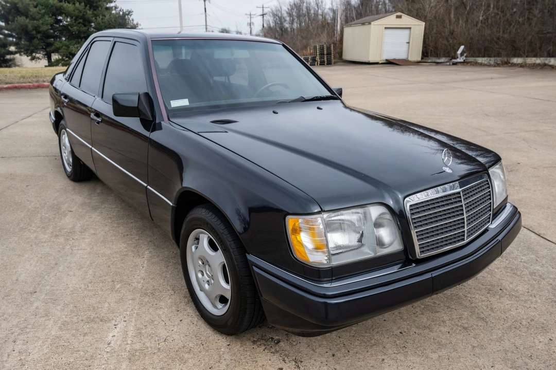 1995 Mercedes-Benz W124 E-Class - Image 13 of 31