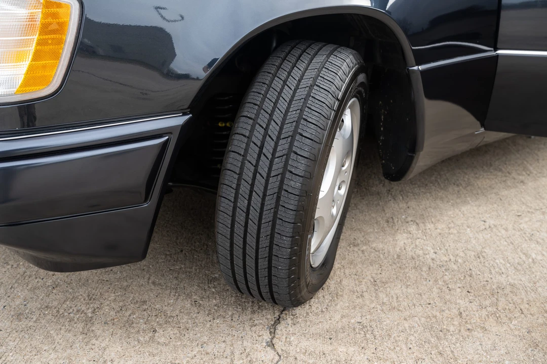 1995 Mercedes-Benz W124 E-Class - Image 16 of 31