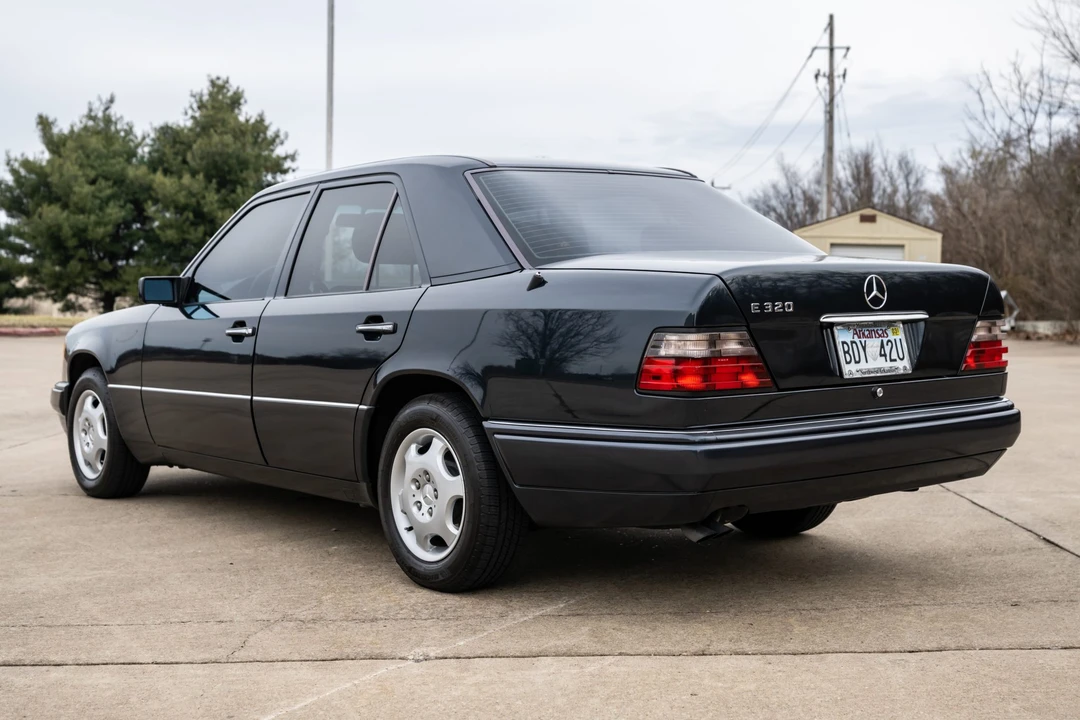 1995 Mercedes-Benz W124 E-Class - Image 6 of 31