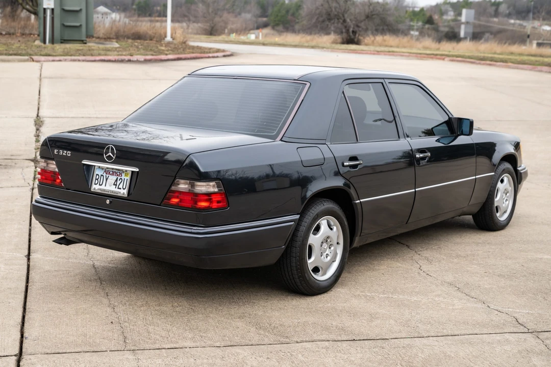 1995 Mercedes-Benz W124 E-Class - Image 10 of 31