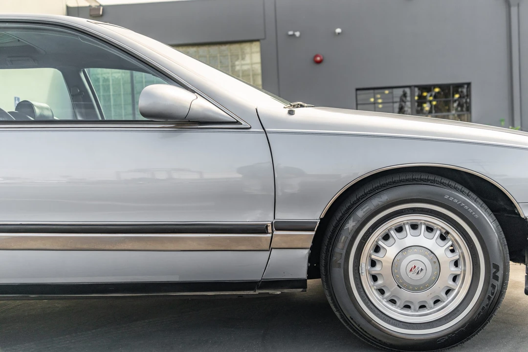 1996 Buick Roadmaster - Image 13 of 31