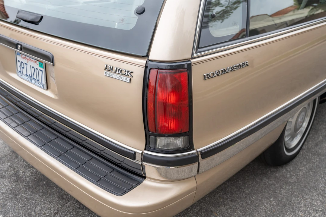 1996 Buick Roadmaster - Image 15 of 31