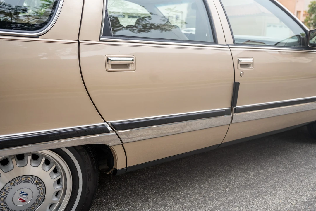 1996 Buick Roadmaster - Image 14 of 31