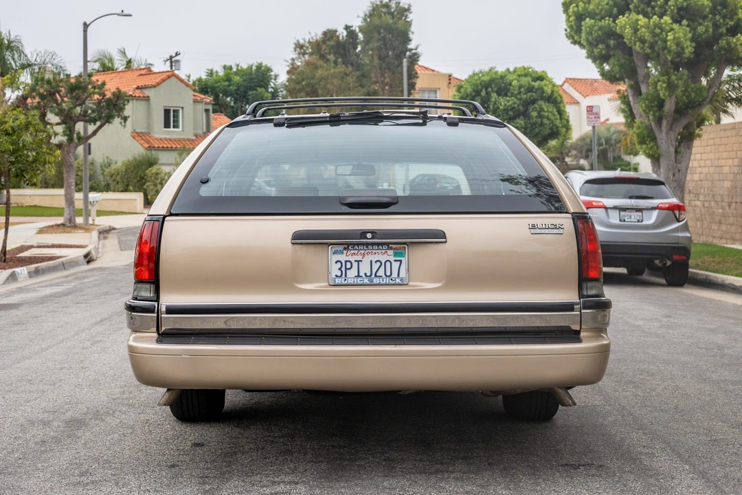 1996 Buick Roadmaster - Image 6 of 31