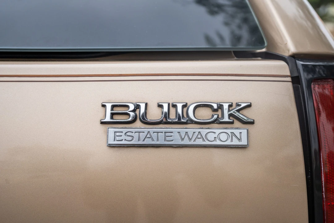 1996 Buick Roadmaster - Image 26 of 31