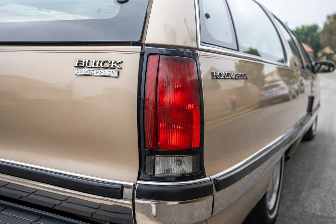 1996 Buick Roadmaster - Image 22 of 31
