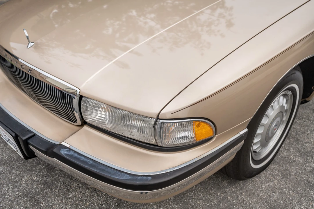 1996 Buick Roadmaster - Image 10 of 31