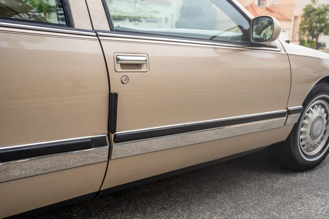 1996 Buick Roadmaster - Image 13 of 31