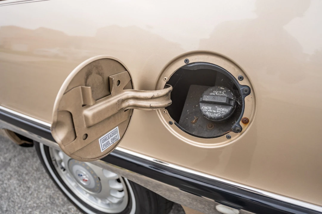 1996 Buick Roadmaster - Image 23 of 31