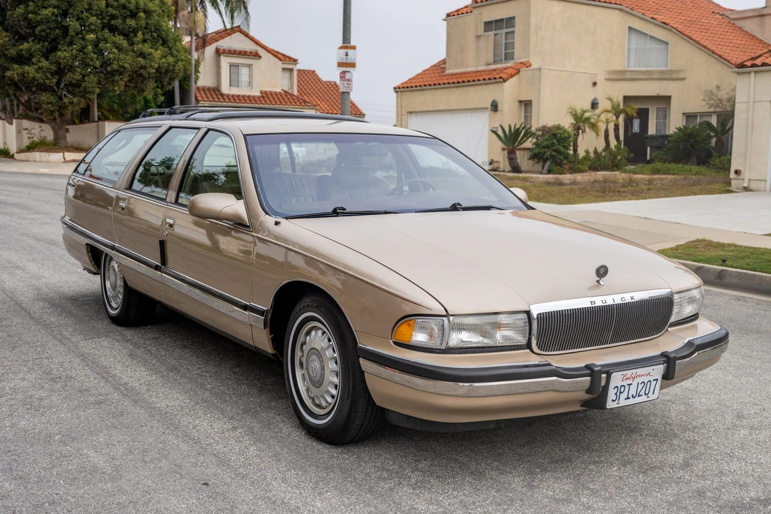 1996 Buick Roadmaster - Image 3 of 31