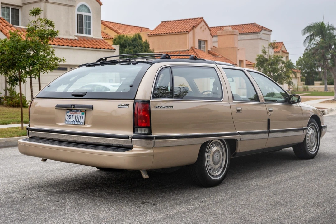 1996 Buick Roadmaster - Image 5 of 31