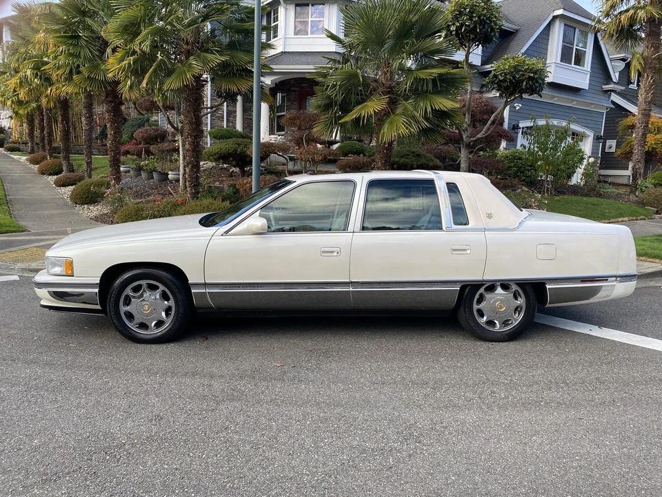 1996 Cadillac DeVille 7th Gen - Image 7 of 31