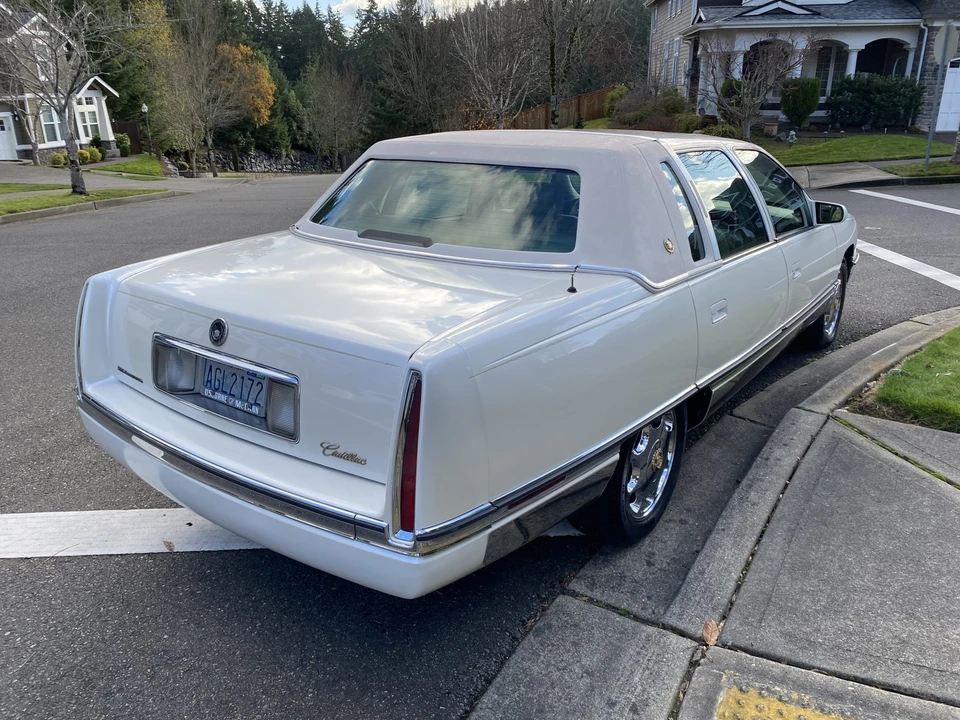 1996 Cadillac DeVille 7th Gen - Image 4 of 31