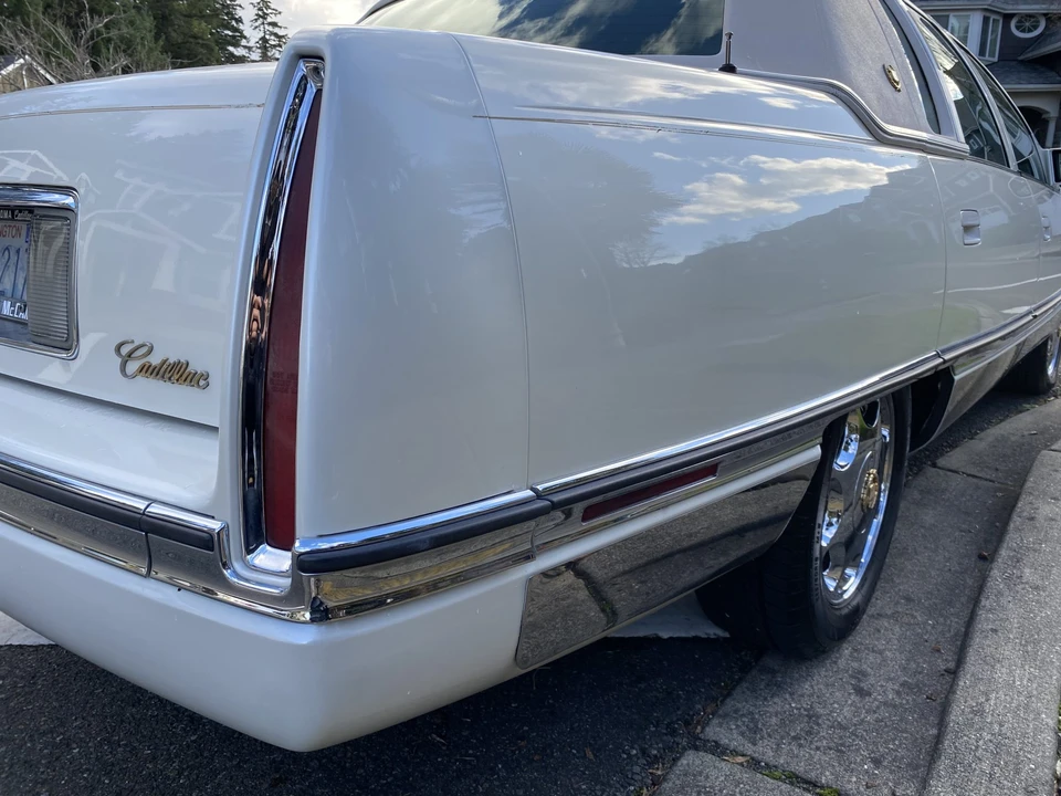 1996 Cadillac DeVille 7th Gen - Image 13 of 31