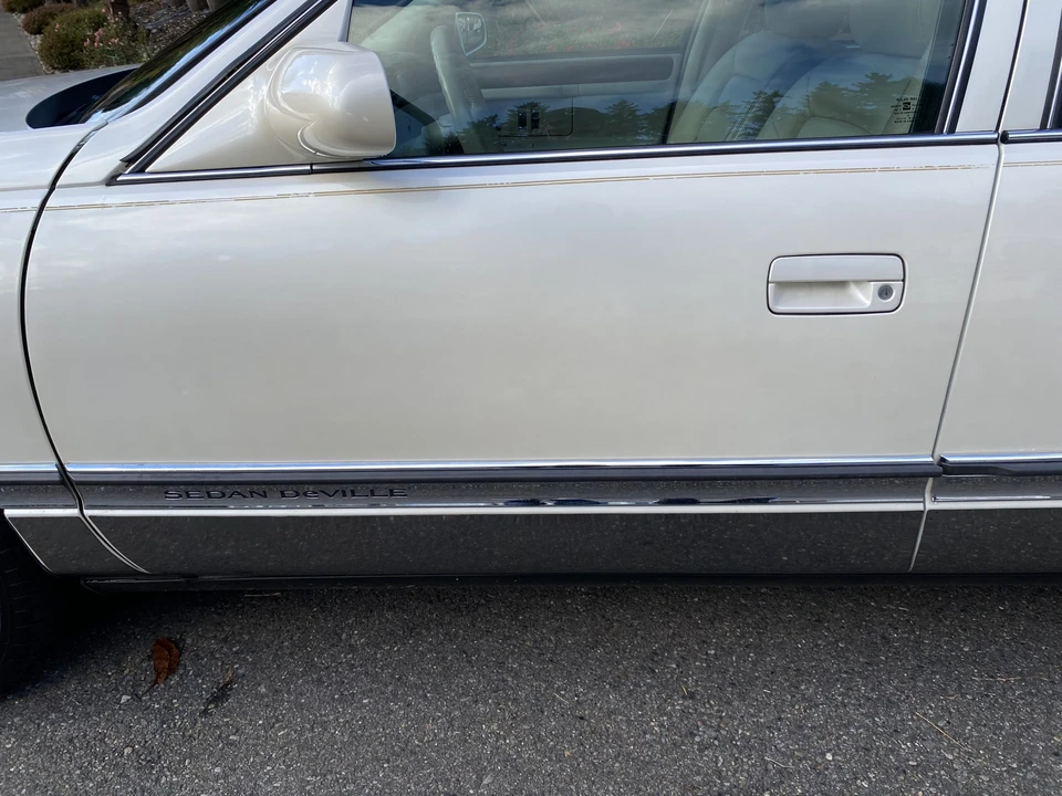 1996 Cadillac DeVille 7th Gen - Image 10 of 31
