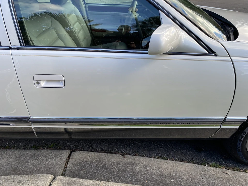 1996 Cadillac DeVille 7th Gen - Image 15 of 31