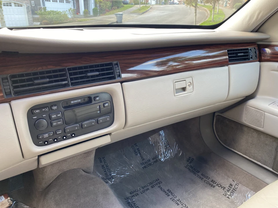 1996 Cadillac DeVille 7th Gen - Image 29 of 31