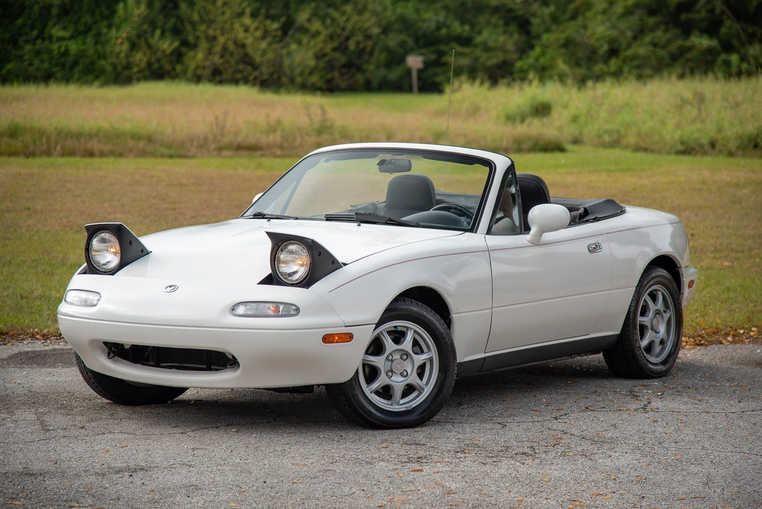 1997 Mazda NA MX-5 Miata - Image 2 of 31