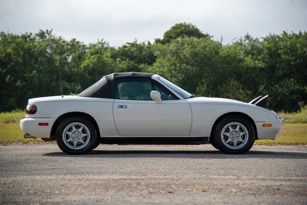 1997 Mazda NA MX-5 Miata - Image 14 of 31