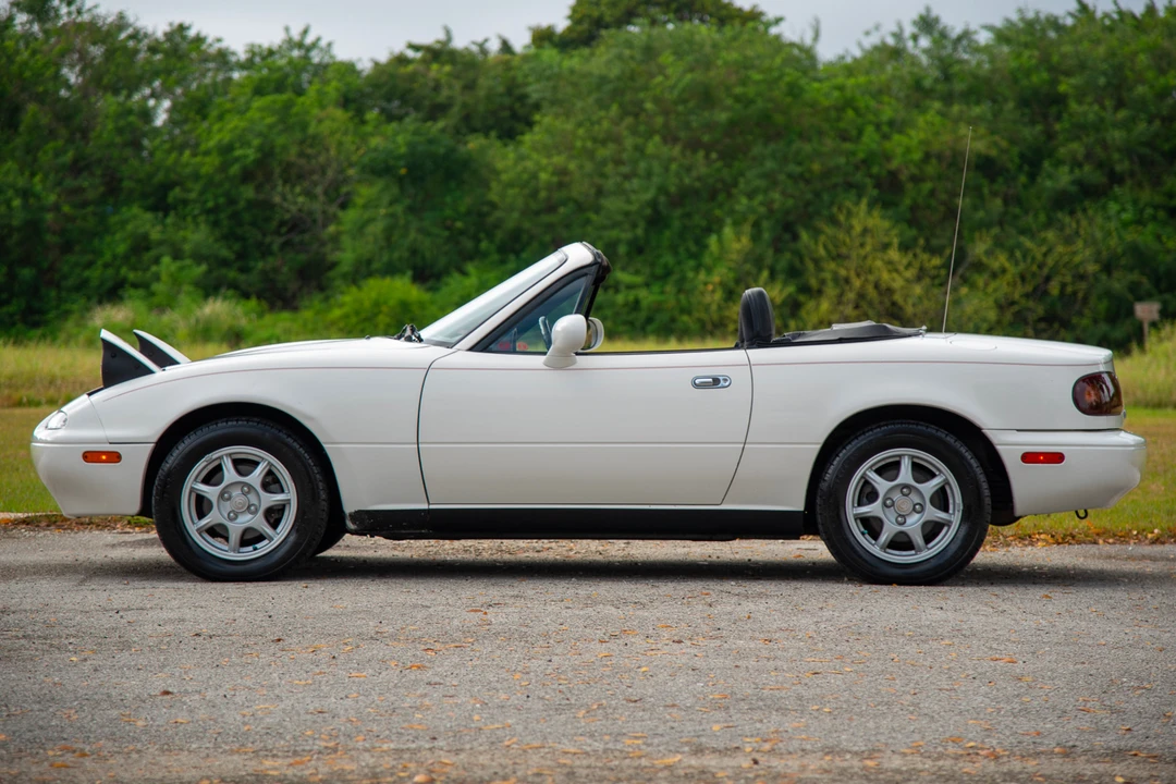 1997 Mazda NA MX-5 Miata - Image 4 of 31