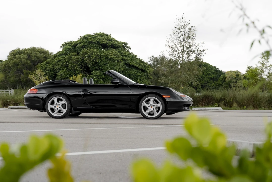 1999 Porsche 996 Carrera - Image 18 of 31