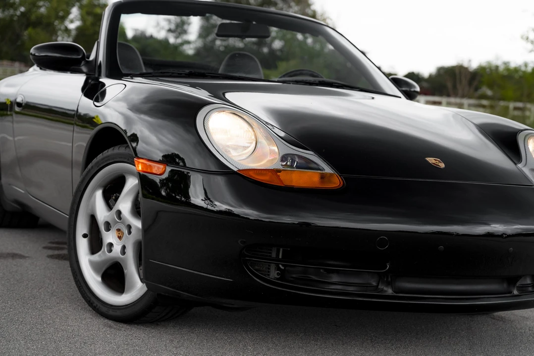 1999 Porsche 996 Carrera - Image 24 of 31