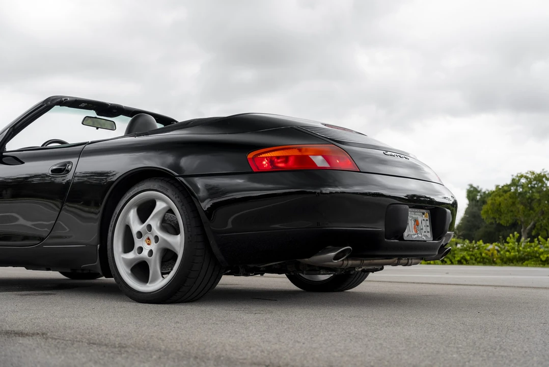 1999 Porsche 996 Carrera - Image 26 of 31
