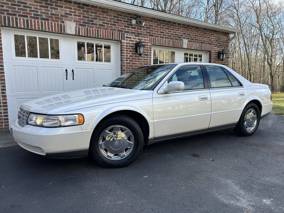 2000 Cadillac Seville - Image 2 of 31