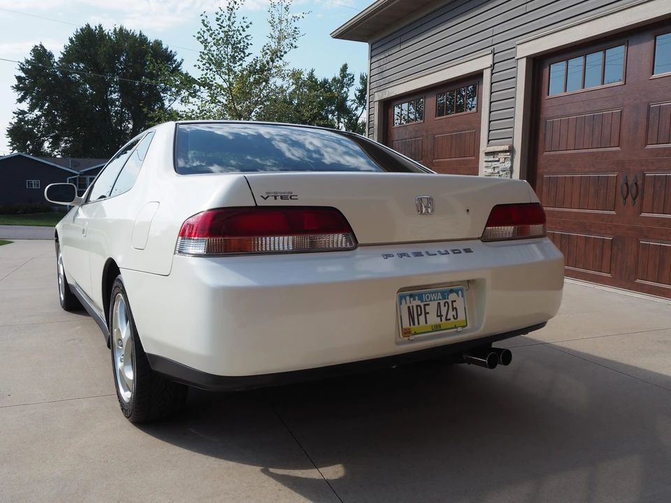 2000 Honda Prelude 5th Gen - Image 10 of 31