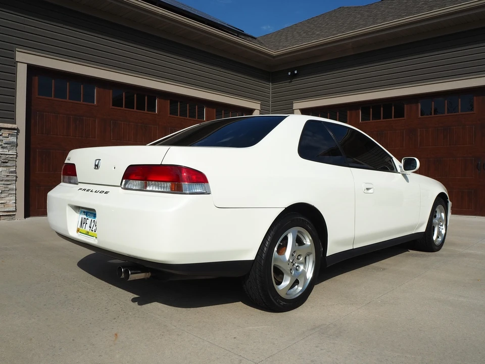 2000 Honda Prelude 5th Gen - Image 14 of 31