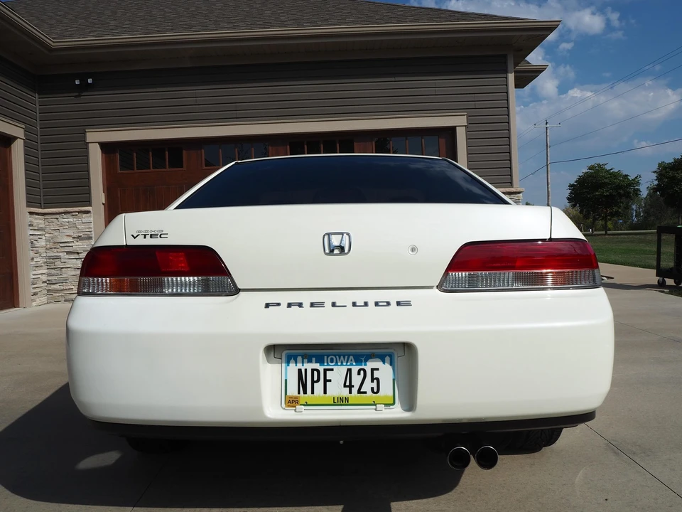 2000 Honda Prelude 5th Gen - Image 11 of 31
