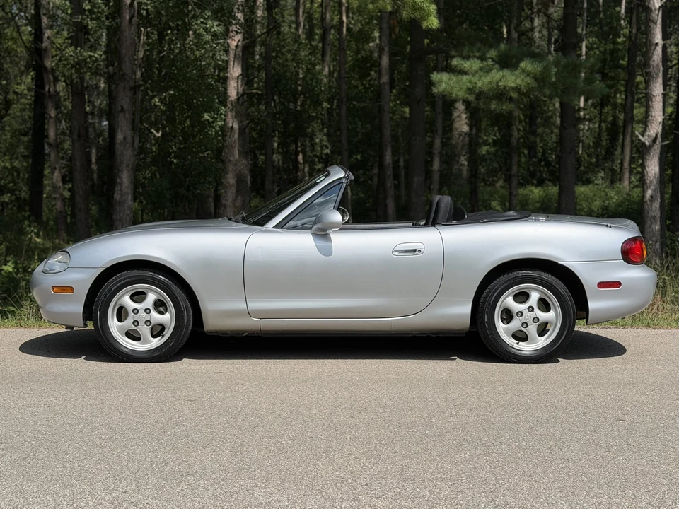 2000 Mazda NB MX-5 Miata - Image 17 of 31