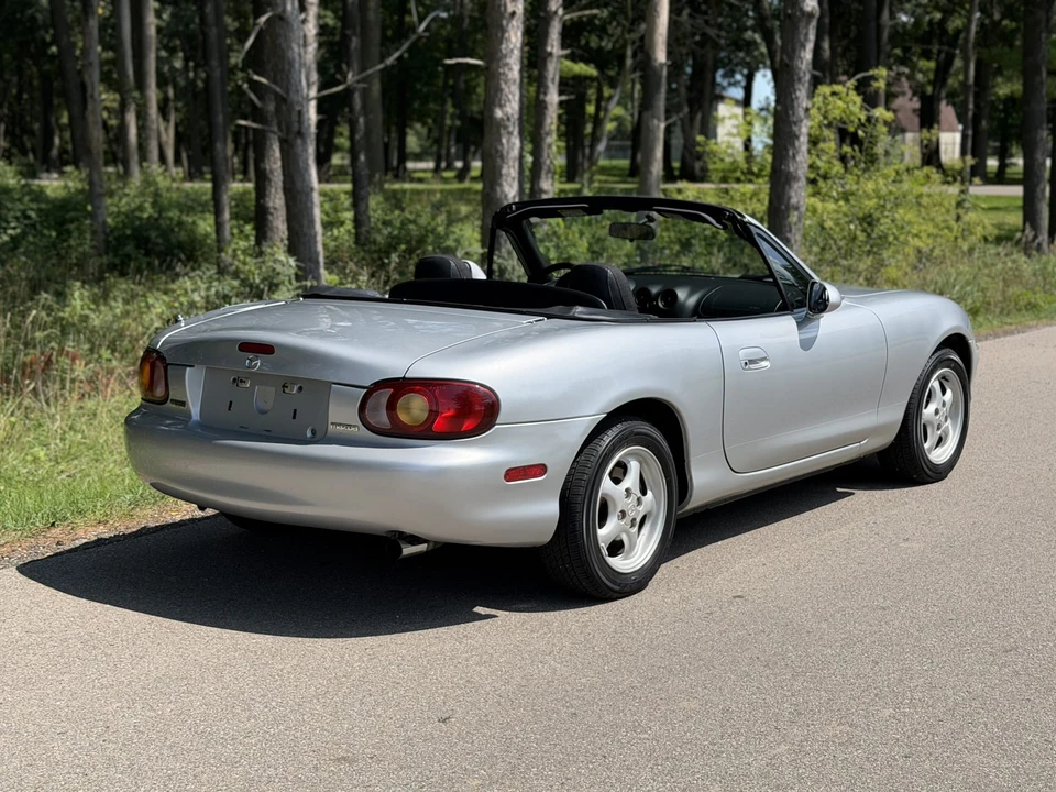 2000 Mazda NB MX-5 Miata - Image 28 of 31