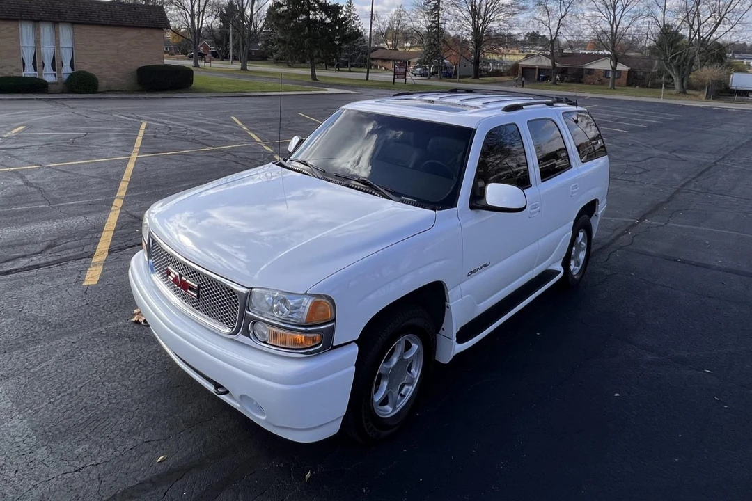 2001 GMC Yukon 2nd Gen - Image 3 of 31