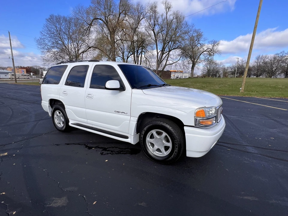 2001 GMC Yukon 2nd Gen - Image 11 of 31