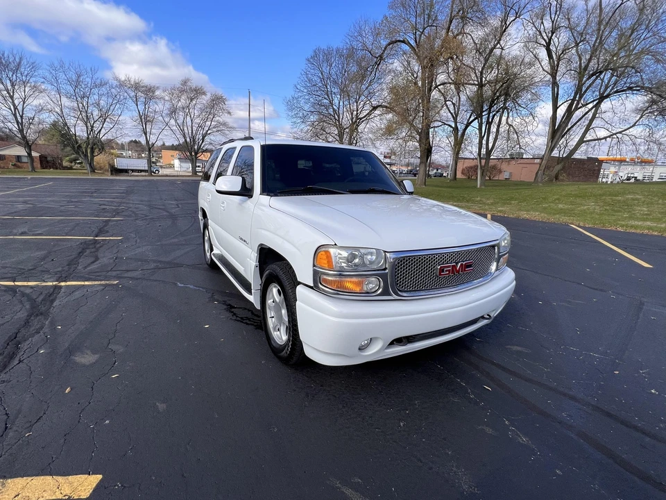 2001 GMC Yukon 2nd Gen - Image 10 of 31