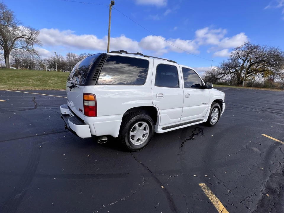 2001 GMC Yukon 2nd Gen - Image 19 of 31