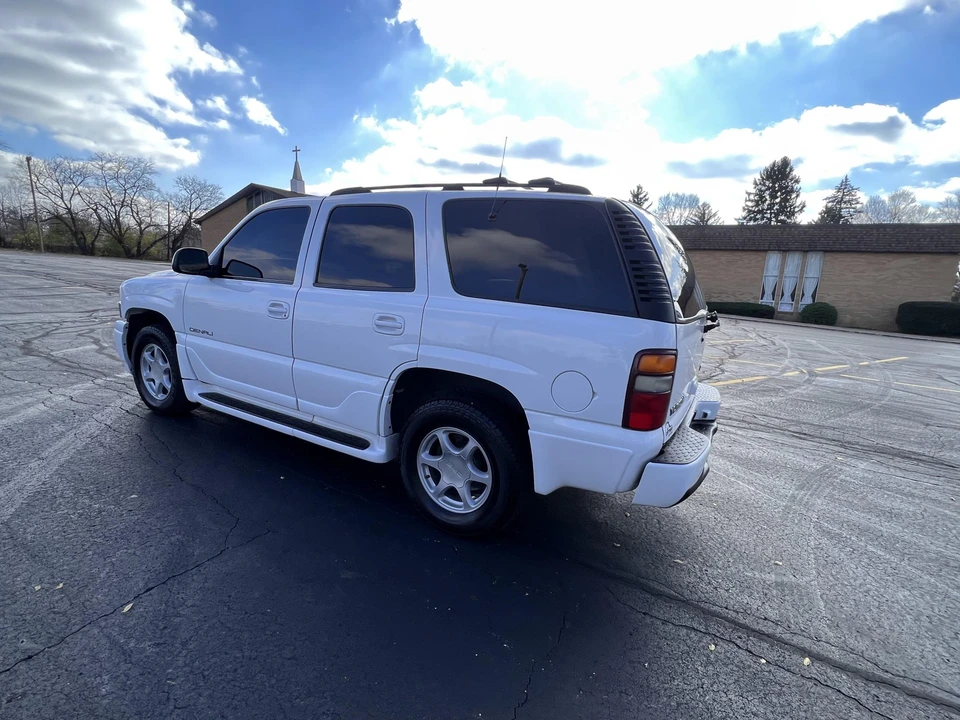 2001 GMC Yukon 2nd Gen - Image 27 of 31