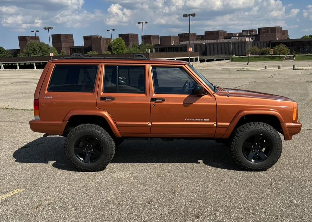 2001 Jeep XJ Cherokee - Image 16 of 31