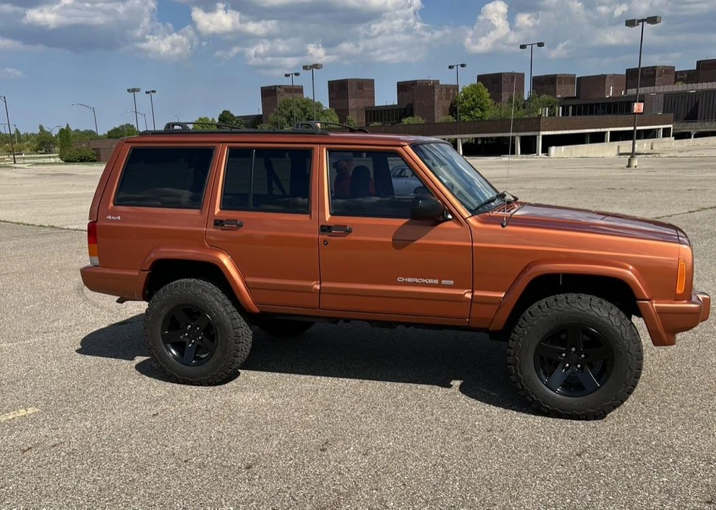 2001 Jeep XJ Cherokee - Image 15 of 31
