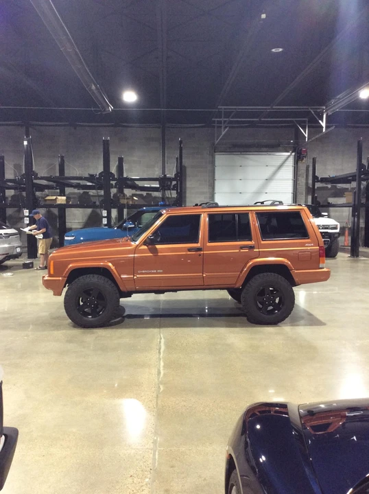2001 Jeep XJ Cherokee - Image 2 of 31