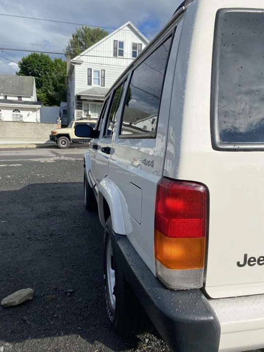 2001 Jeep XJ Cherokee - Image 12 of 31