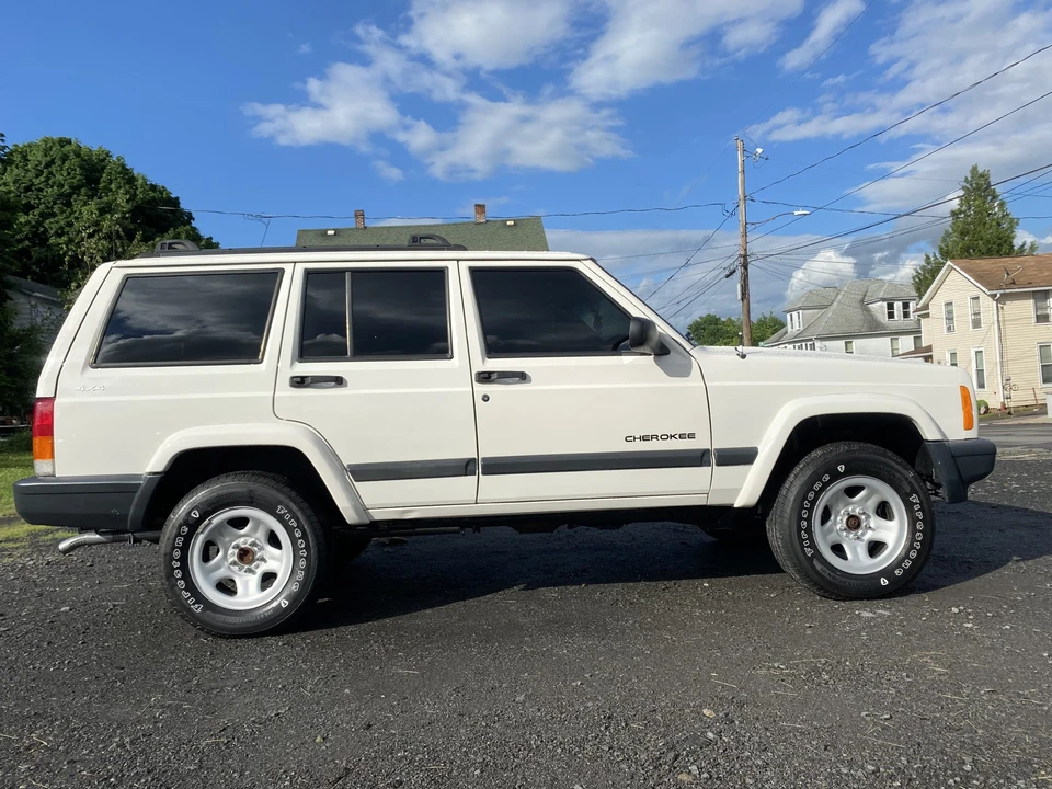 2001 Jeep XJ Cherokee - Image 5 of 31