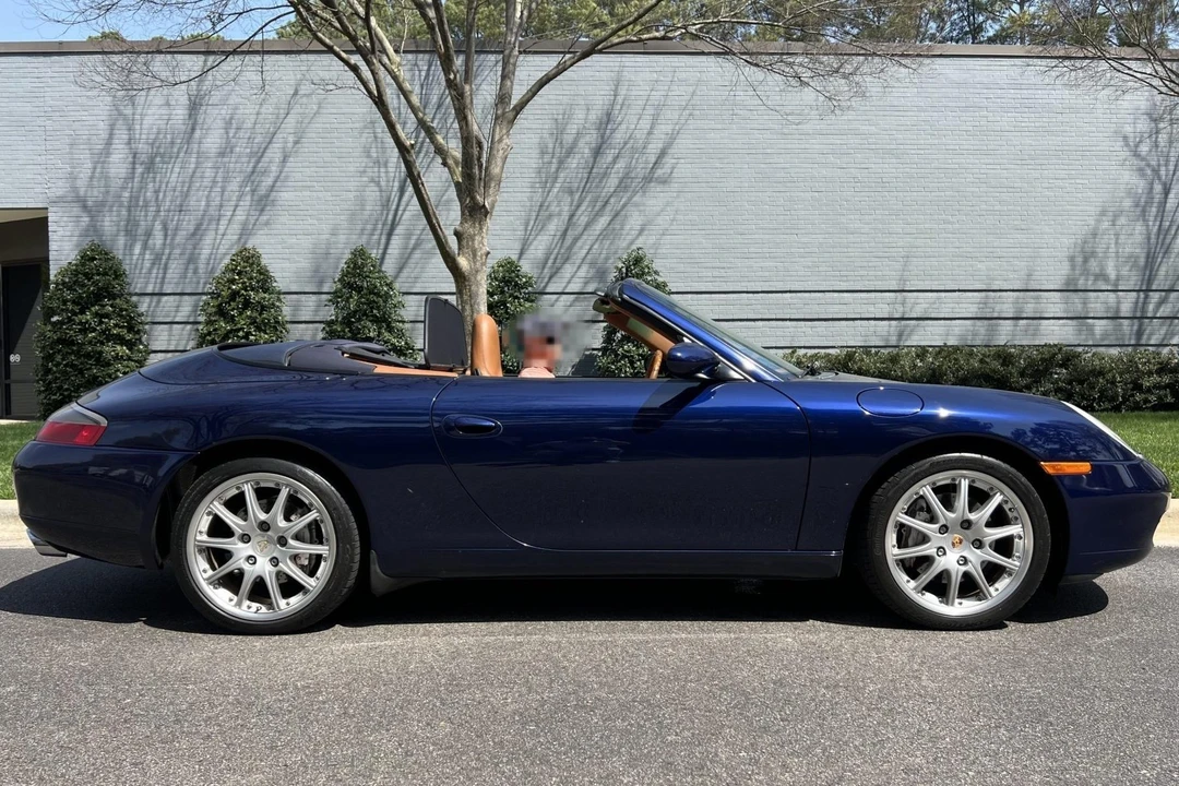 2001 Porsche 996 Carrera 4 - Image 5 of 31